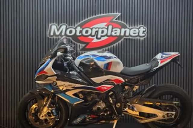 BMW M 1000 RR (2022) thumbnail 5