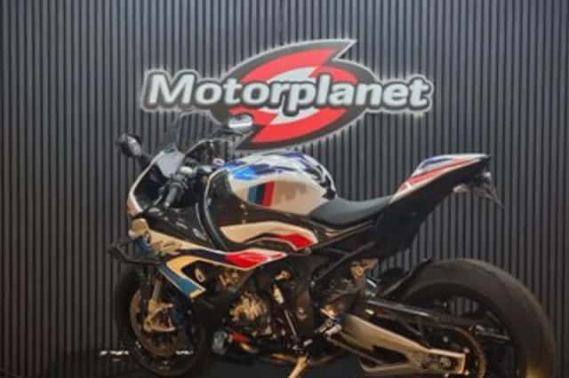 BMW M 1000 RR (2022) thumbnail 6