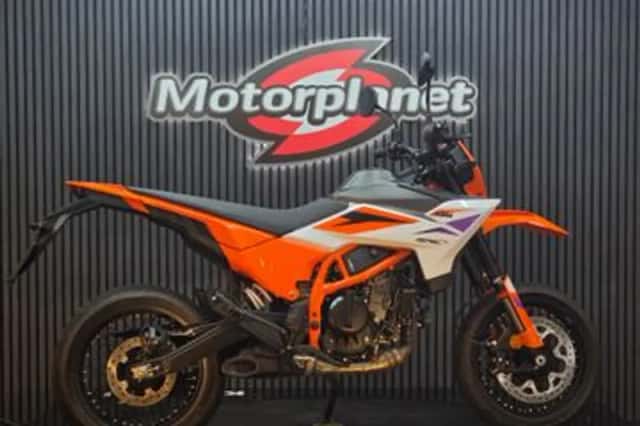 KTM 390 SMC R (2026) thumbnail 1