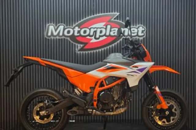 KTM 390 SMC R (2026) thumbnail 4