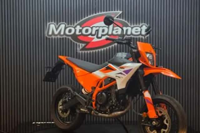 KTM 390 SMC R (2026) thumbnail 5