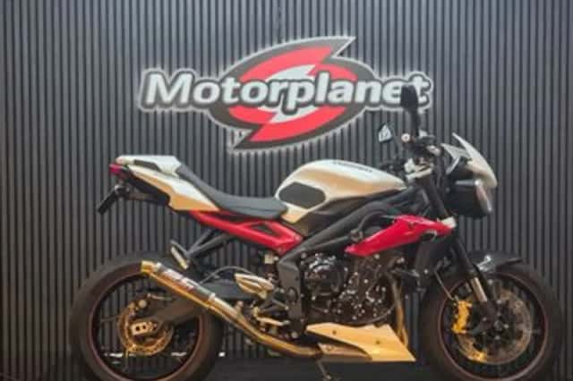 Triumph Speed Triple (2017) thumbnail 1