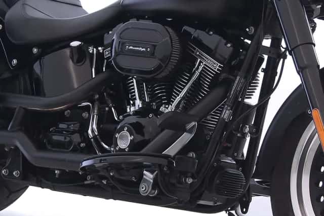 Harley-Davidson Softail FAT BOY S (2016) thumbnail 6