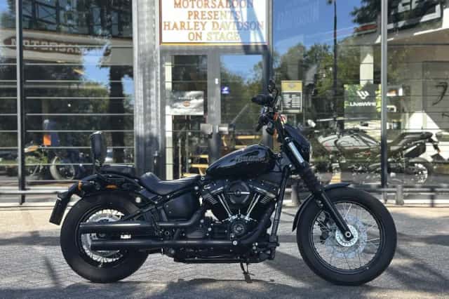Harley-Davidson Softail Street BOB (2018) thumbnail 3