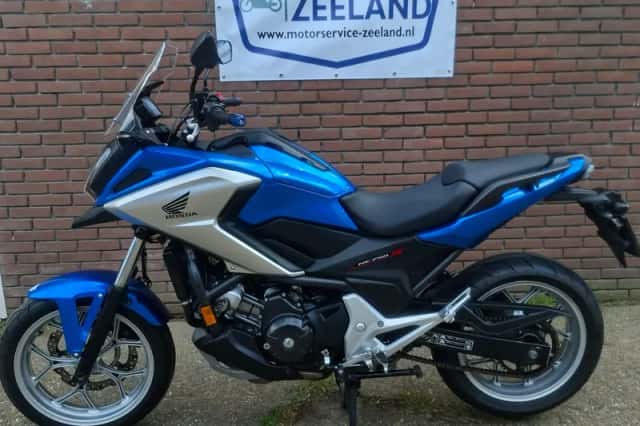 Honda NC750XA NC750X (2016) thumbnail 1