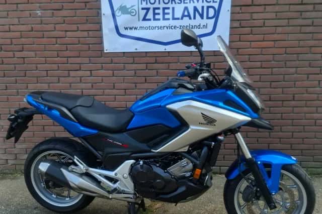 Honda NC750XA NC750X (2016) thumbnail 2