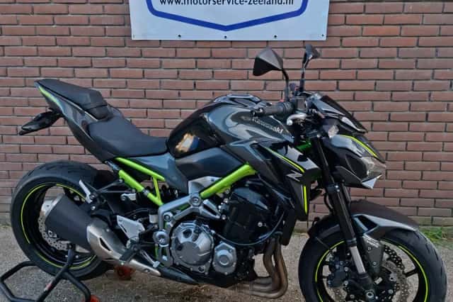 Kawasaki Z900 (2017) thumbnail 3