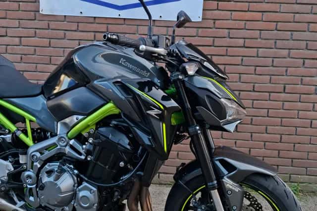 Kawasaki Z900 (2017) thumbnail 4