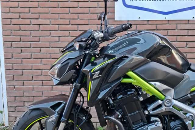 Kawasaki Z900 (2017) thumbnail 5