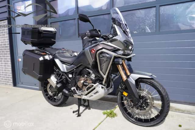Honda Africa Twin (2023) thumbnail 2