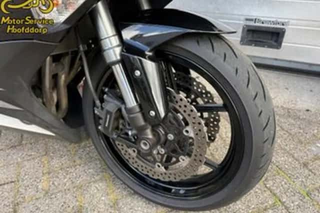 Kawasaki Z1000 (2017) thumbnail 2
