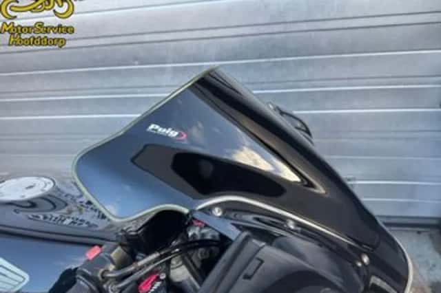 Honda CBR 1100 XX Super Blackbird (1997) thumbnail 5