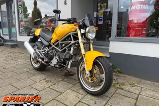 Ducati M900 Monster (1999) thumbnail 2