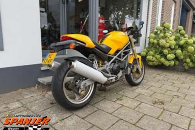 Ducati M900 Monster (1999) thumbnail 3