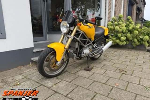 Ducati M900 Monster (1999) thumbnail 6