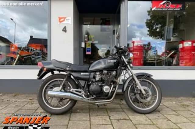 Yamaha XJ 550 (1981) thumbnail 1