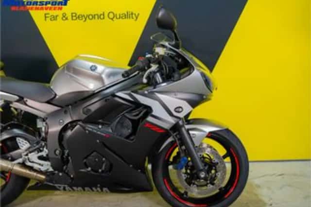 Yamaha YZF-R6 (2003) thumbnail 2