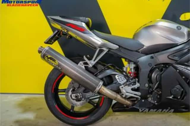 Yamaha YZF-R6 (2003) thumbnail 3