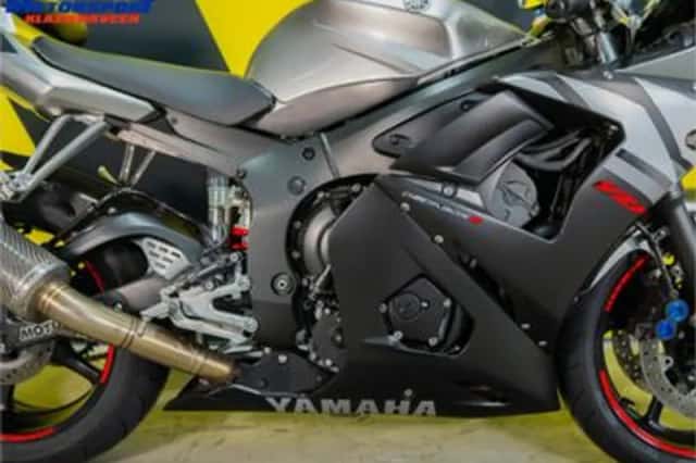 Yamaha YZF-R6 (2003) thumbnail 5