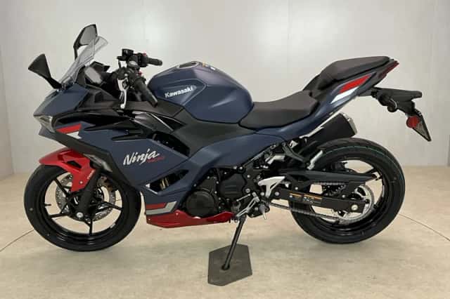 Kawasaki Z900 (2026) thumbnail 4