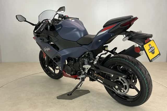 Kawasaki Z900 (2026) thumbnail 5