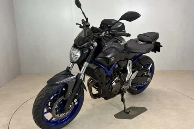 Yamaha MT-09 09 (2017) thumbnail 4