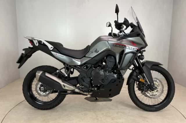Honda CB650R (2022) thumbnail 1