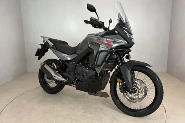 Honda CB650R (2022) thumbnail 2