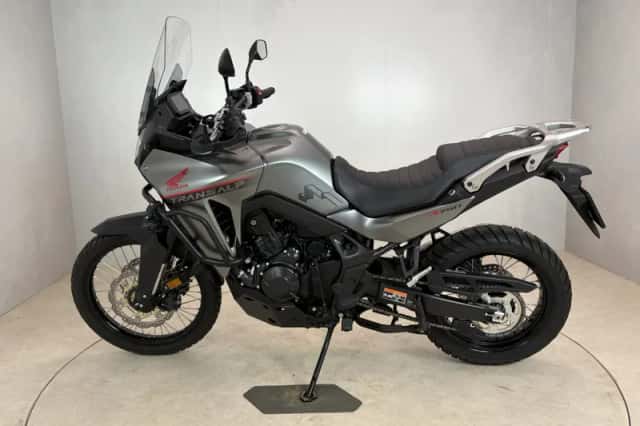 Honda CB650R (2022) thumbnail 5