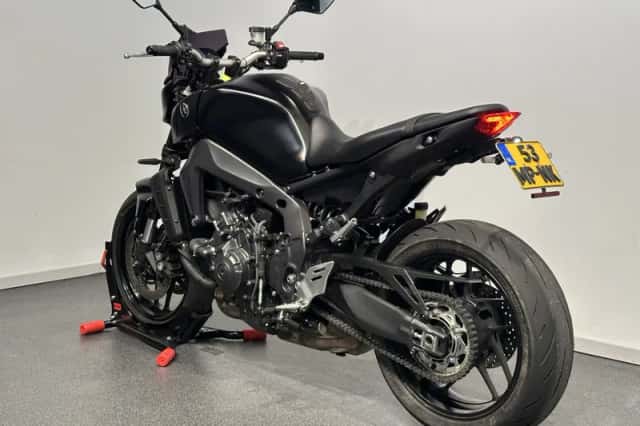 Yamaha MT-09 (2021) thumbnail 4
