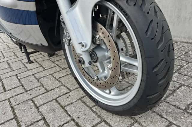 BMW K 1200 RS (2000) thumbnail 3