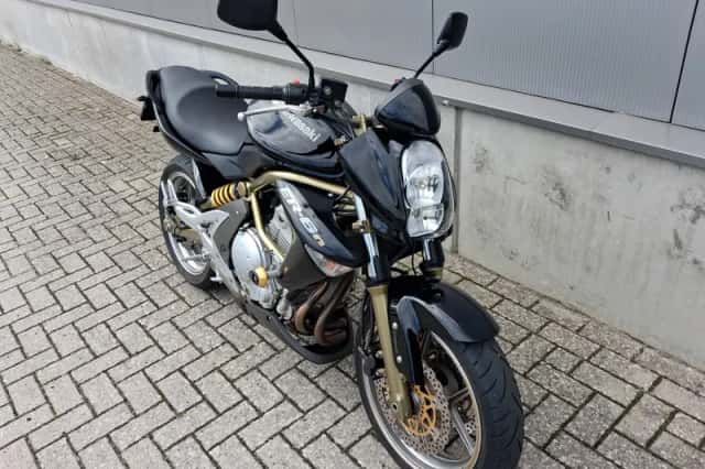 Kawasaki Er-6n (2006) thumbnail 2