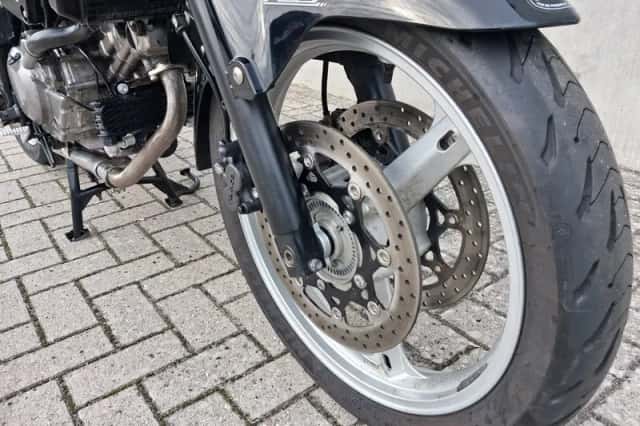 Suzuki DL650A (2010) thumbnail 3
