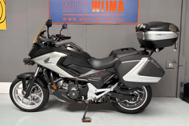 Honda NC750X (2018) thumbnail 2