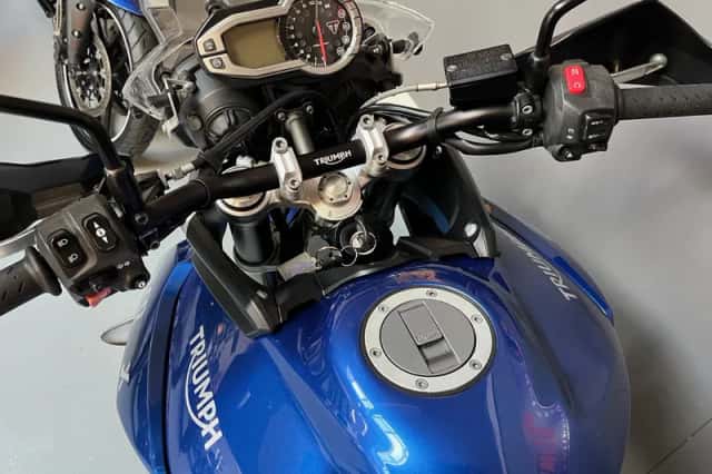 Triumph Tiger 800 XRX (2017) thumbnail 6