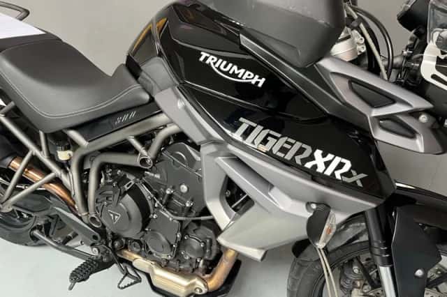 Triumph Tiger 800 XRX (2017) thumbnail 6