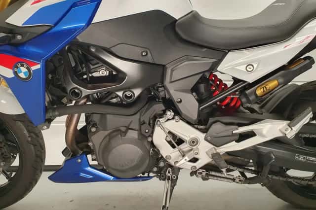 BMW F 900 R (2024) thumbnail 6