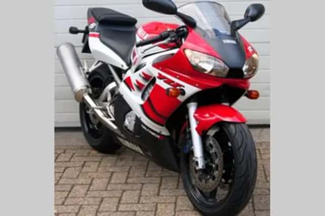 Yamaha YZF-R6 (2000) thumbnail 3