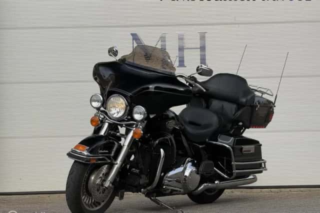 Harley-Davidson Electra Glide Ultra Classic (2010) thumbnail 1