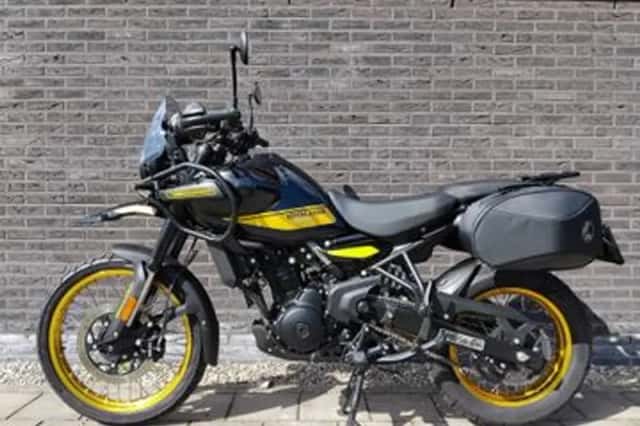 Royal Enfield Himalayan (2025) thumbnail 2