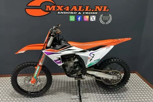 KTM 250 SX-F (2023) thumbnail 2