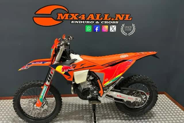 KTM 450 EXC F (2026) thumbnail 2