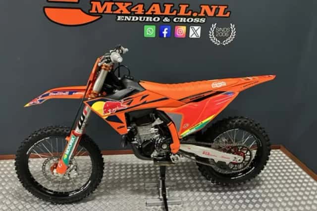 KTM 450 SX-F (2024) thumbnail 2