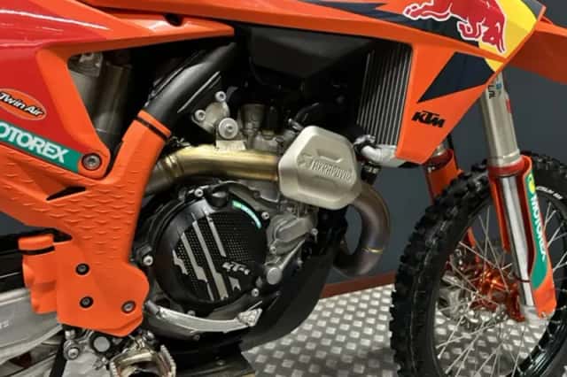 KTM 450 SX-F (2024) thumbnail 3