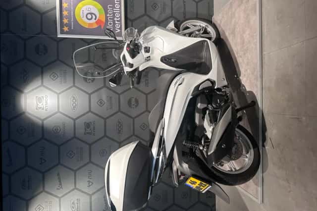 Honda SH350i 350cc (2022) thumbnail 3