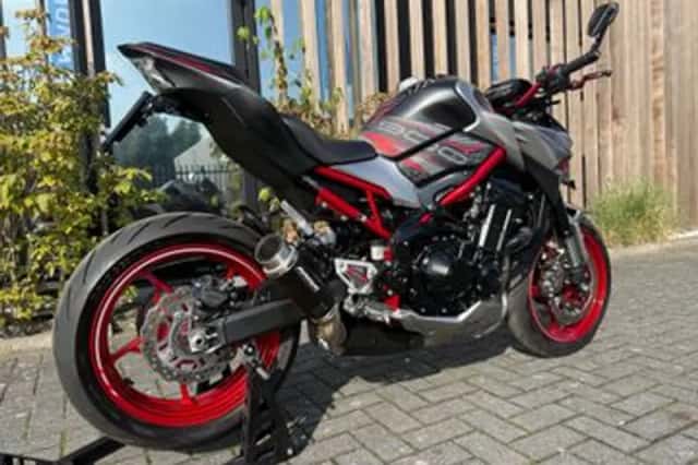 Kawasaki Z900 (2023) thumbnail 6