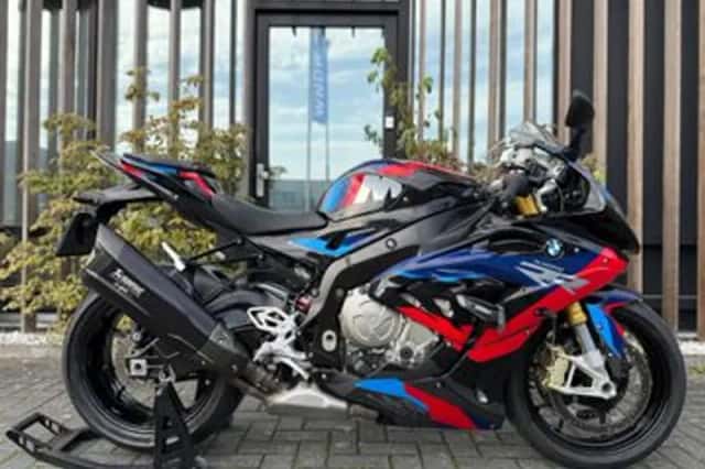 BMW S 1000 RR (2018) thumbnail 1