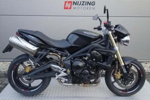 Triumph Street Triple (2010) thumbnail 1