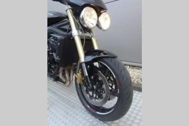 Triumph Street Triple (2010) thumbnail 6