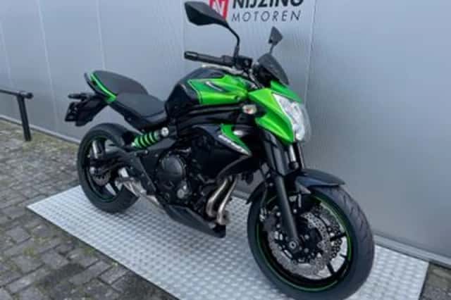 Kawasaki ER-6n (2016) thumbnail 2